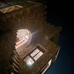 Mani Tower カマラス