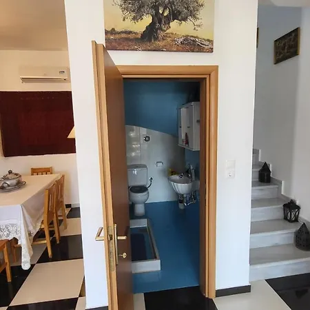 ヴィラ Mani Tower