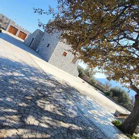 Villa Mani Tower *