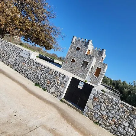 Villa Mani Tower